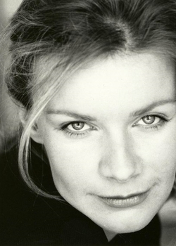 Valérie MAES