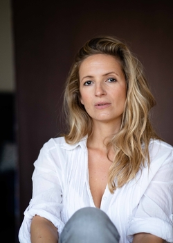 Laure SCHMITZ