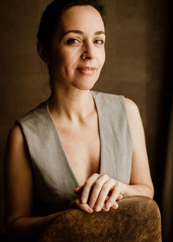Anne PARIS